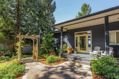 1599 Grandview Road, Gibsons, BC, Gibsons — Single Family Residence for sale