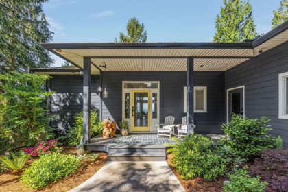 1599 Grandview Road, Gibsons, BC, Gibsons — Single Family Residence for sale