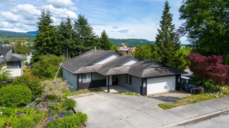 5602 Medusa Place, Sechelt, BC, Sechelt — Single Family Residence for sale