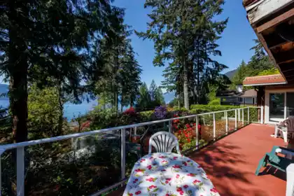 90 Oceanview Road, Lions Bay, BC, Lions Bay — Single Family Residence for sale