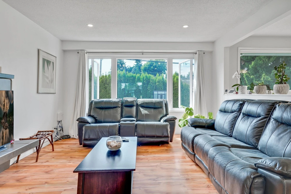 Dining Area Photo of 1728 156 Street, Surrey, BC