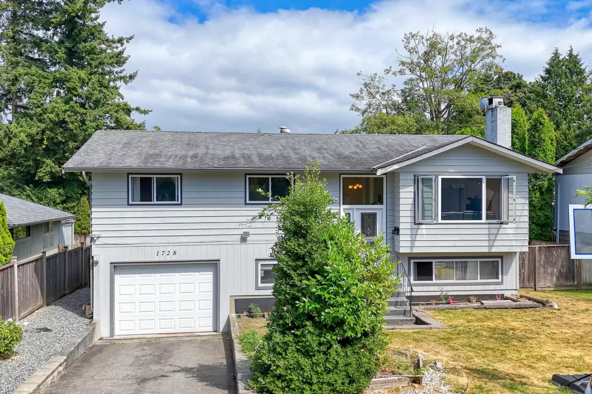Exterior Front Photo of 1728 156 Street, Surrey, BC