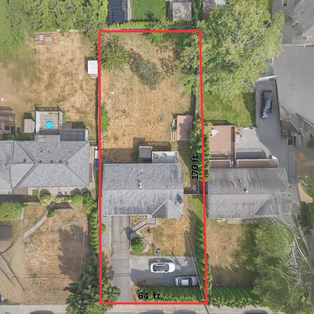 Fitness Center Photo Near 1728 156 Street, Surrey, BC