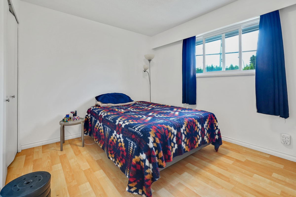 Guest Bathroom Photo of 1728 156 Street, Surrey, BC