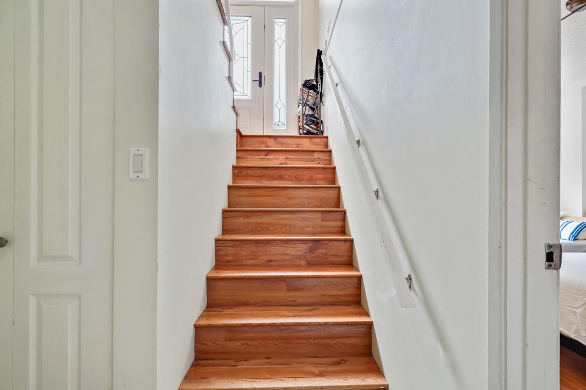 Mudroom Photo of 1728 156 Street, Surrey, BC