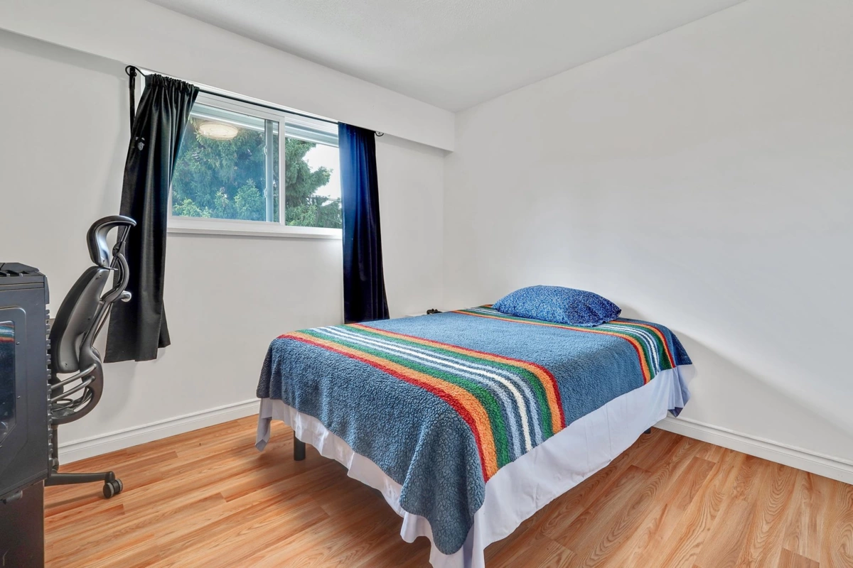 Office / Den Photo of 1728 156 Street, Surrey, BC