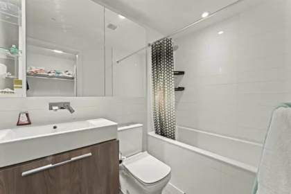 Primary Bathroom Photo of 4805 4510 Halifax Way, Burnaby, BC