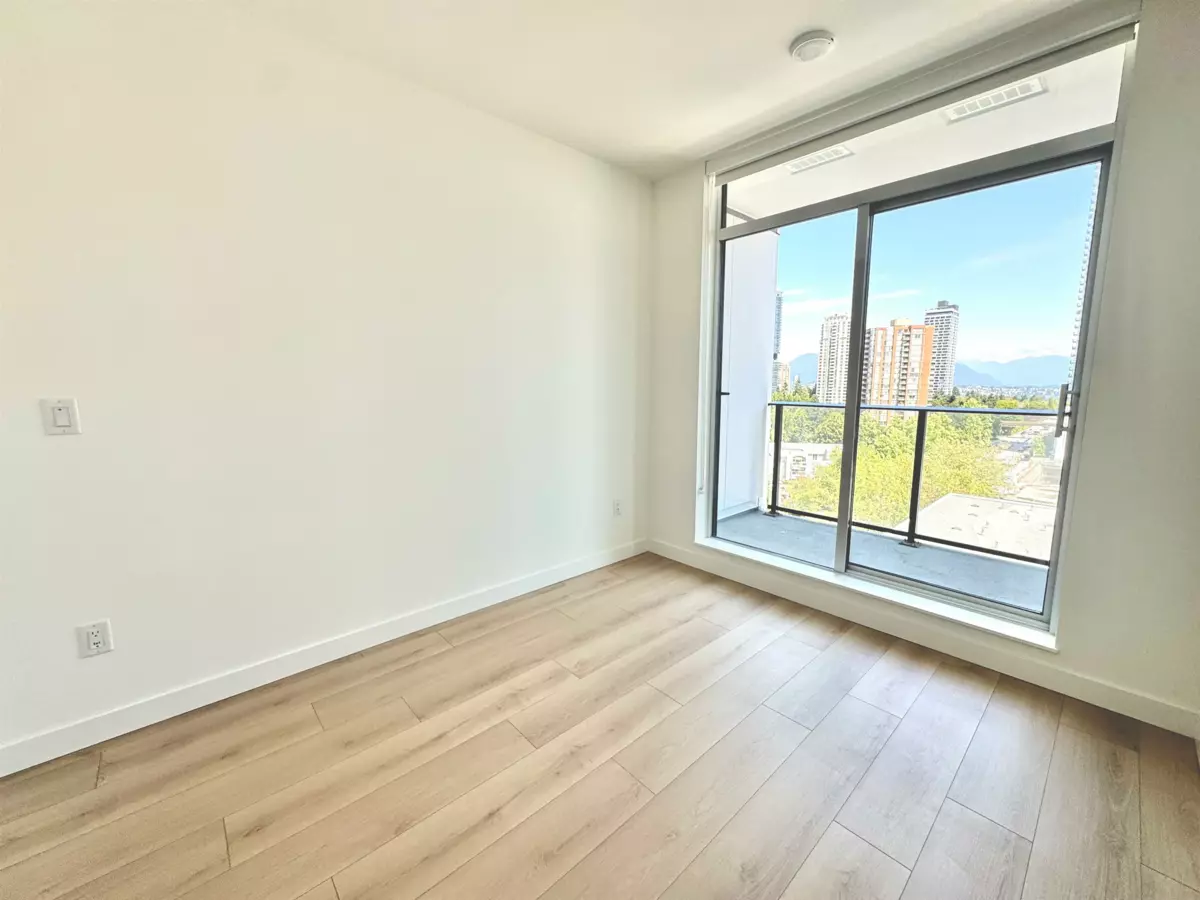 Dining Area Photo of 1007 6468 Willingdon Avenue, Burnaby, BC