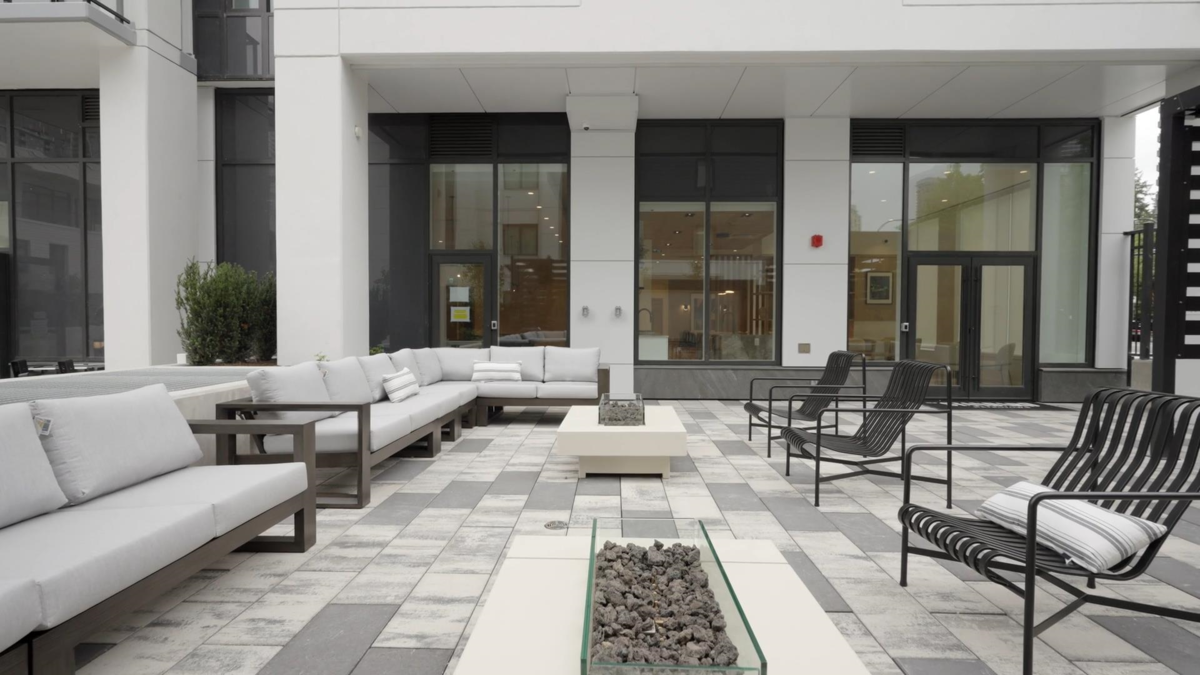 Staircase Photo of 1007 6468 Willingdon Avenue, Burnaby, BC