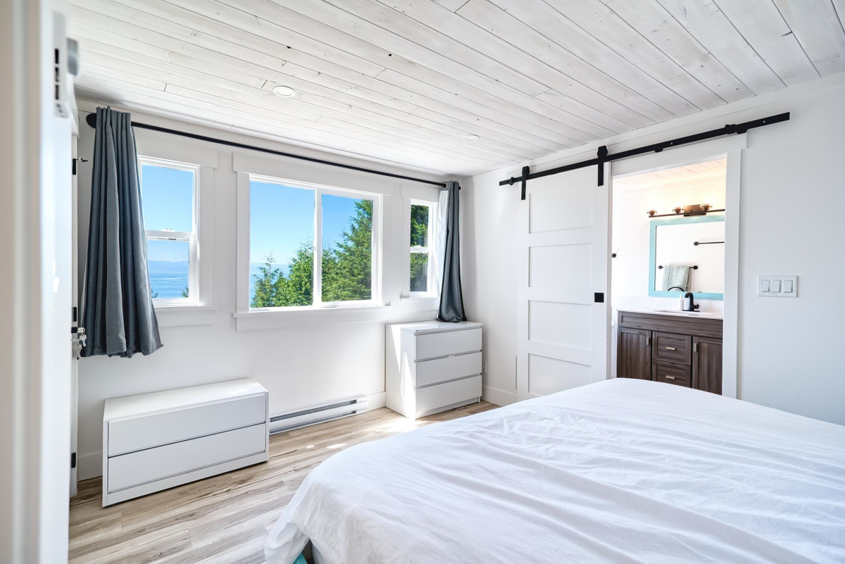 Bedroom 4 Photo of 7949 Redrooffs Road, Halfmoon Bay, BC