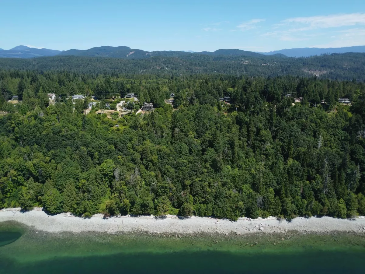 Community Amenities Photo (Clubhouse) of 7949 Redrooffs Road, Halfmoon Bay, BC