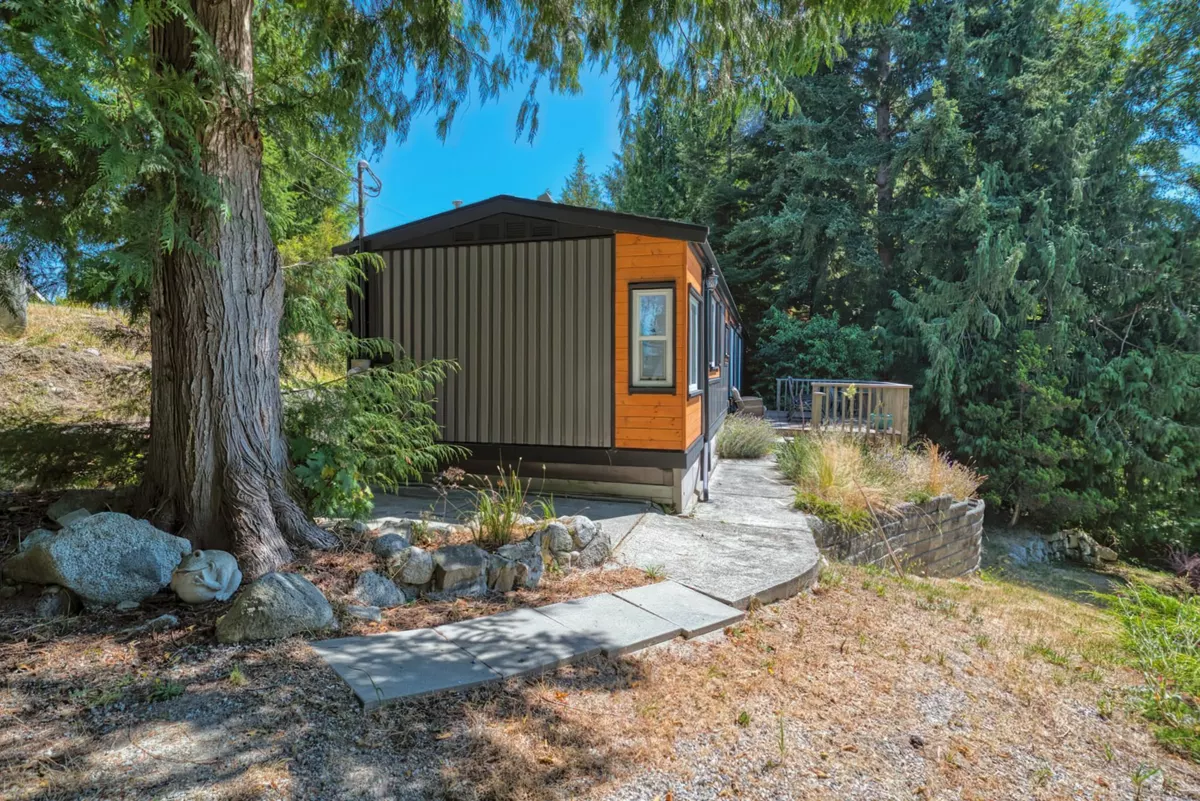 Front Yard Photo of 7949 Redrooffs Road, Halfmoon Bay, BC