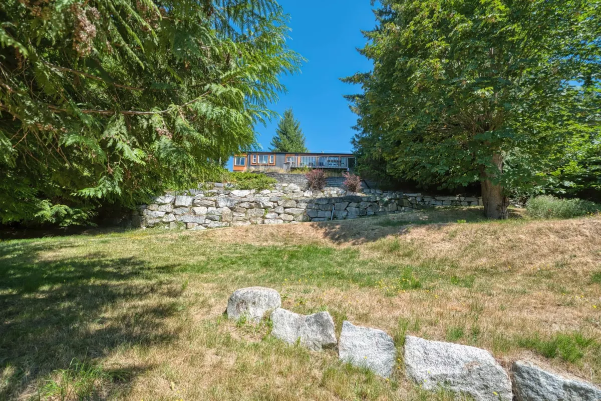 Hot Tub / Spa Photo of 7949 Redrooffs Road, Halfmoon Bay, BC