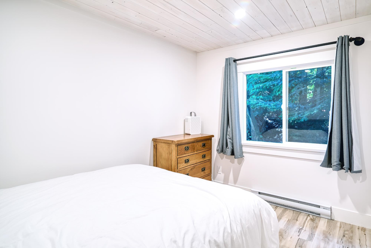 Mudroom Photo of 7949 Redrooffs Road, Halfmoon Bay, BC