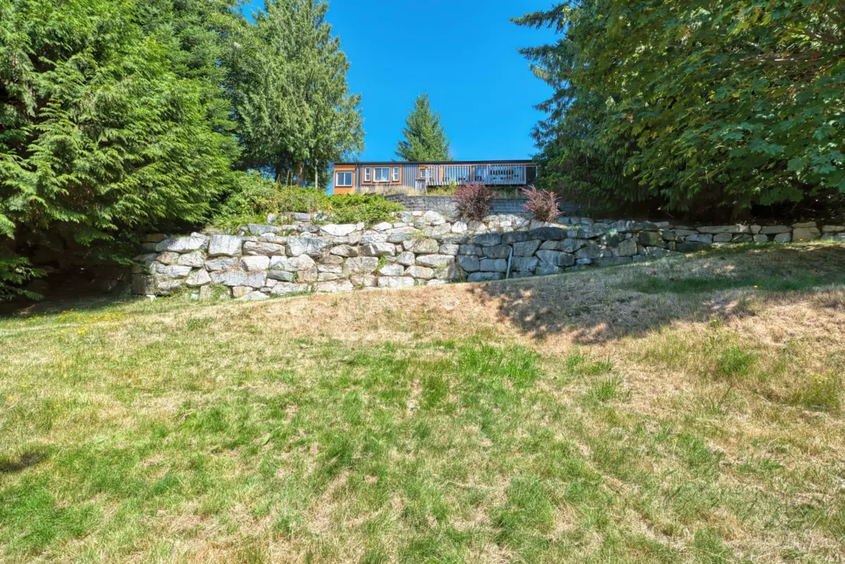 Outdoor Kitchen Photo of 7949 Redrooffs Road, Halfmoon Bay, BC