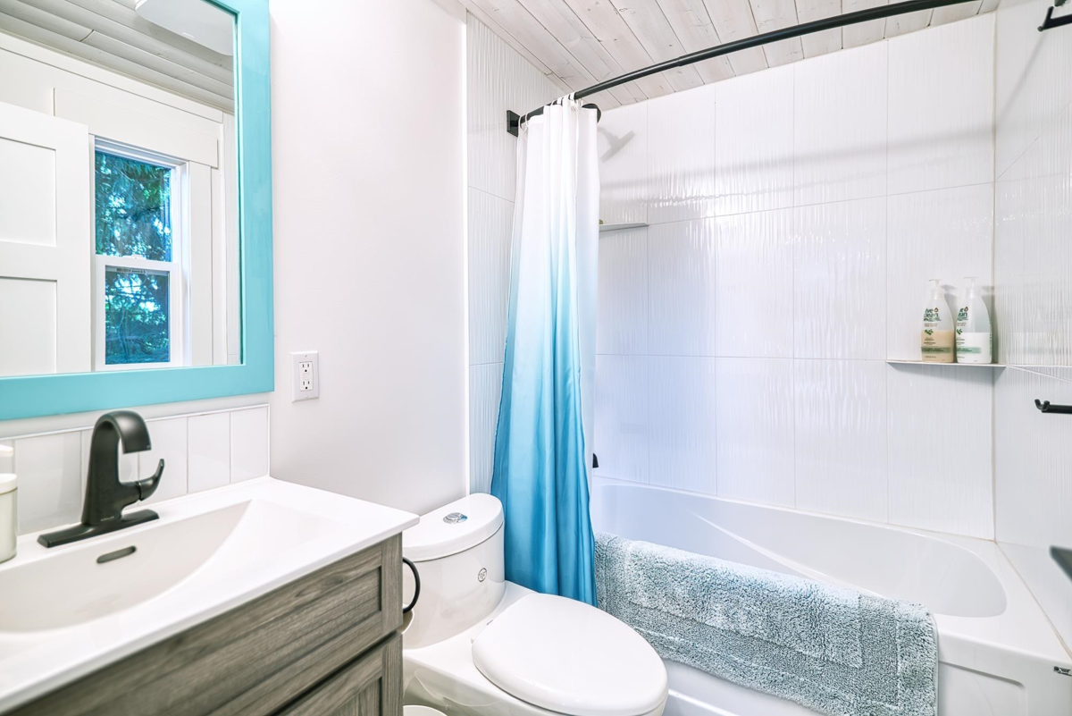 Staircase Photo of 7949 Redrooffs Road, Halfmoon Bay, BC