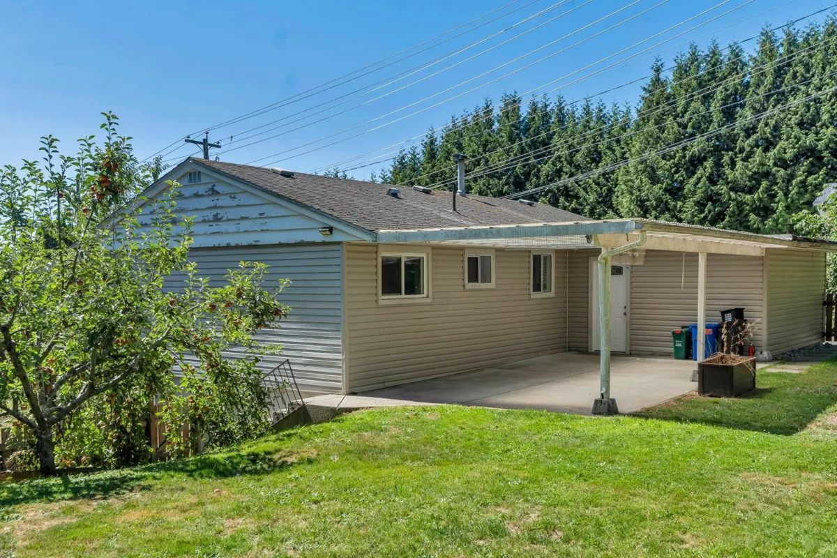 Backyard Photo of 32810 2nd Avenue, Mission, BC