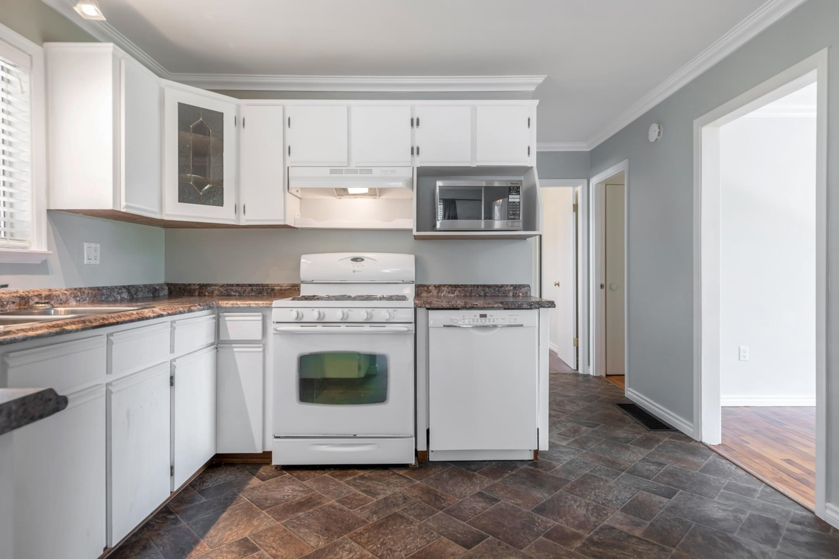 Bedroom 2 Photo of 32810 2nd Avenue, Mission, BC