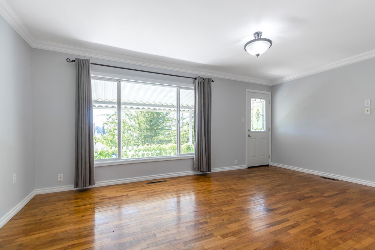 Primary Bedroom Photo of 32810 2nd Avenue, Mission, BC