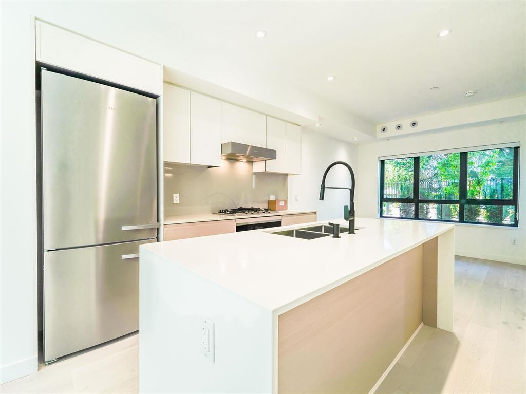Dining Area Photo of 51 550 W 28th Avenue, Vancouver, BC