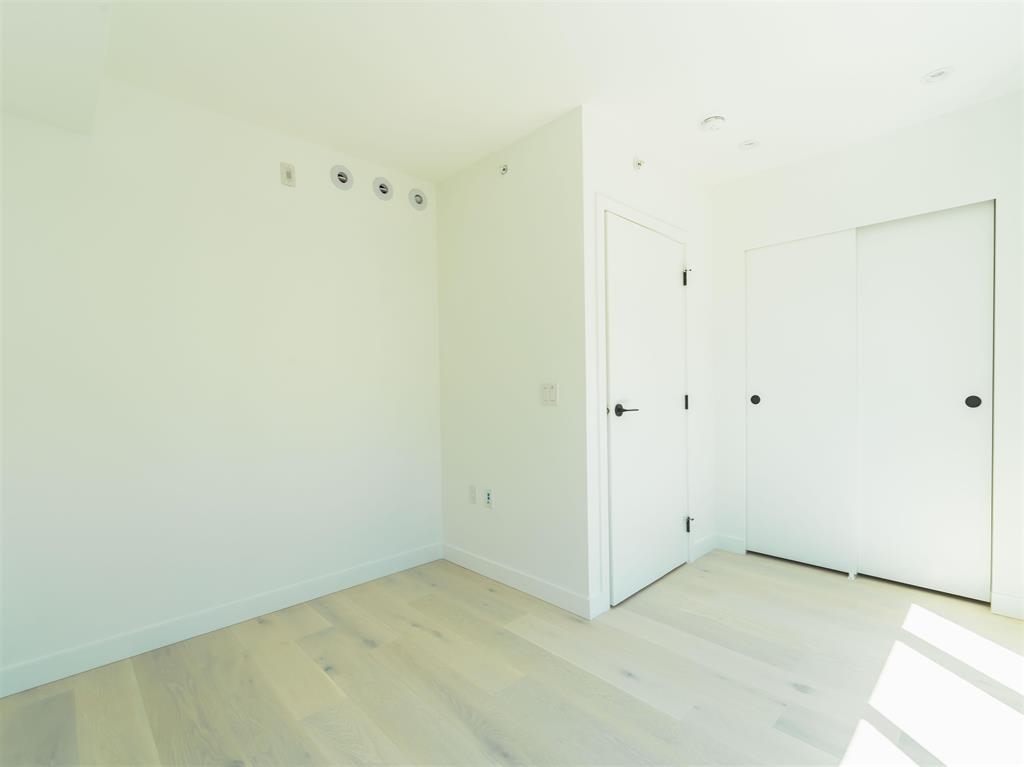 Hallway Photo of 51 550 W 28th Avenue, Vancouver, BC