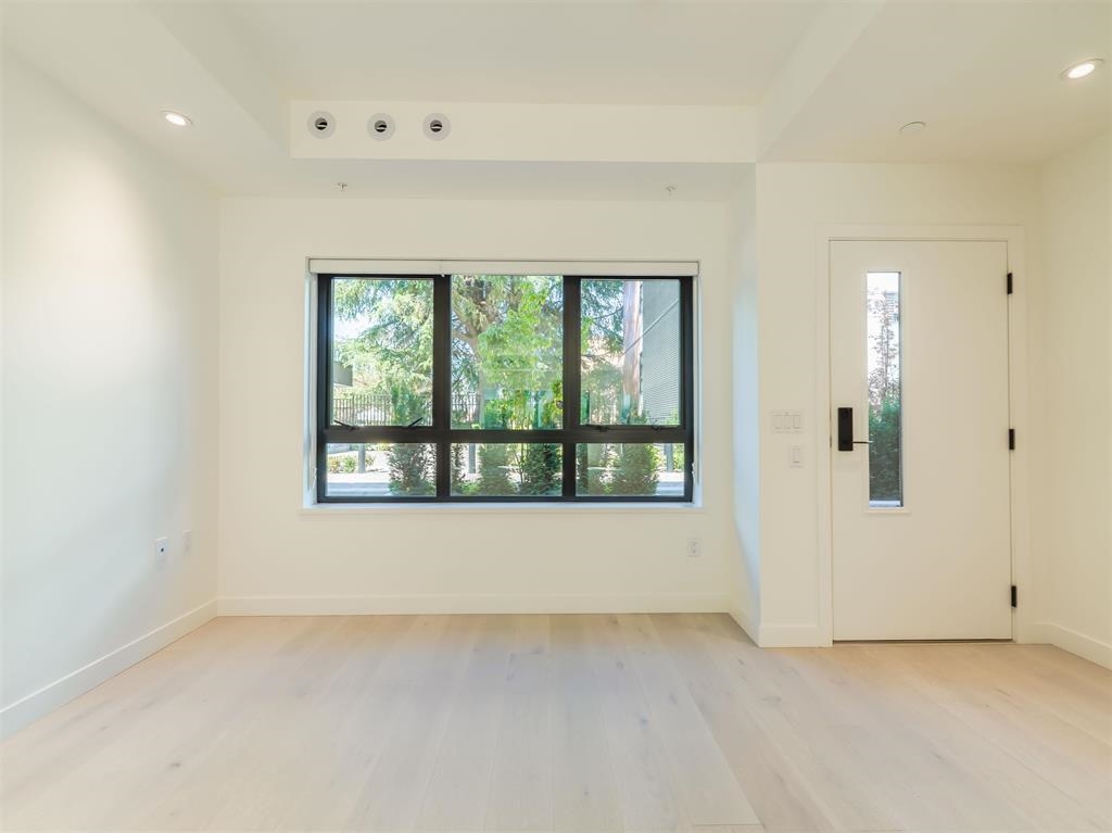 Primary Bathroom Photo of 51 550 W 28th Avenue, Vancouver, BC
