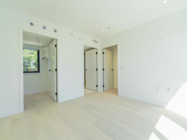 Basement Recreation Room Photo of 51 550 W 28th Avenue, Vancouver, BC