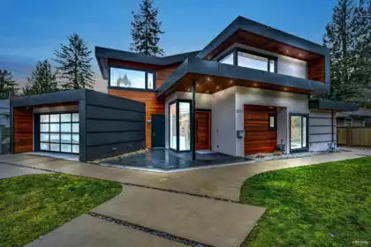 1075 Belvedere Drive, North Vancouver, BC, North Vancouver — Single Family Residence for sale