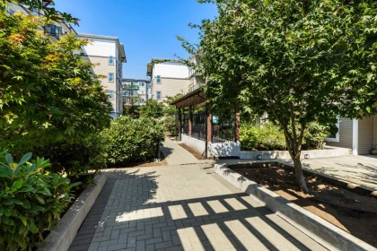 415 6438 195a Street, Surrey, BC, Surrey — Apartment/Condo for sale