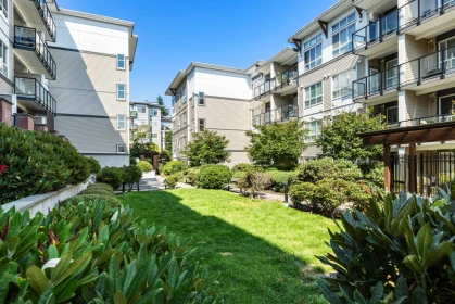 415 6438 195a Street, Surrey, BC, Surrey — Apartment/Condo for sale