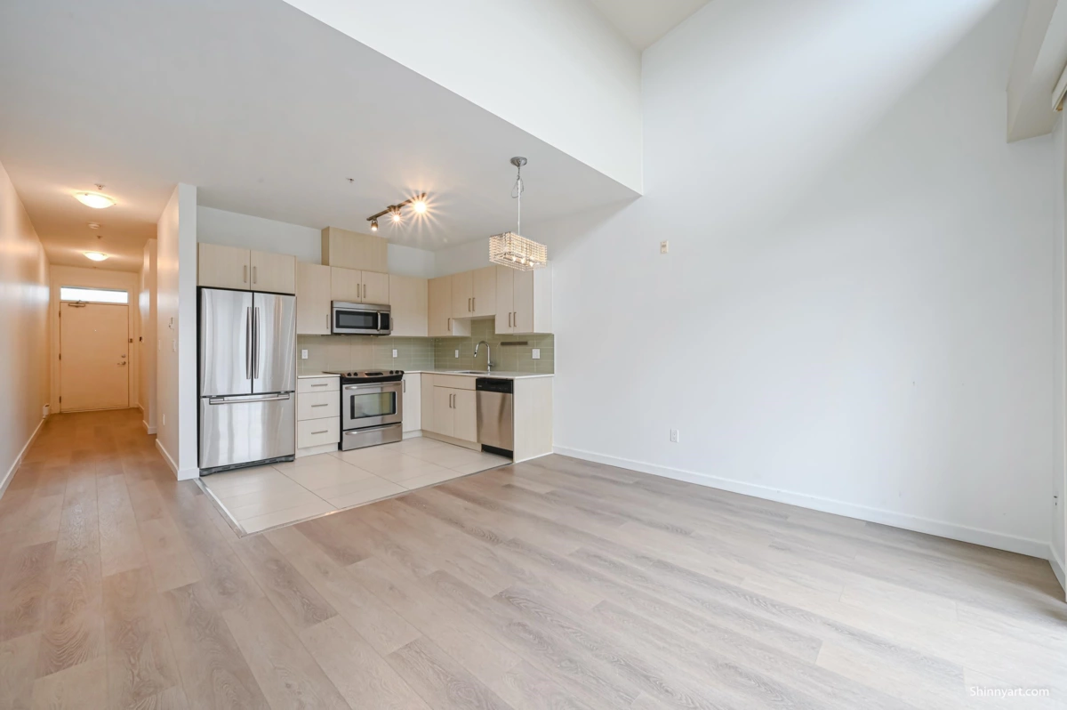 Walk-In Closet Photo of PH19 5288 Grimmer Street, Burnaby, BC