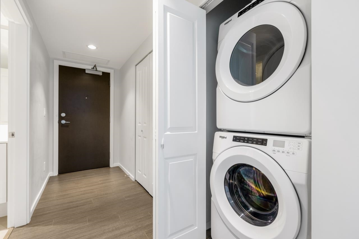 Kitchen Island Photo of 2406 6700 Dunblane Avenue, Burnaby, BC
