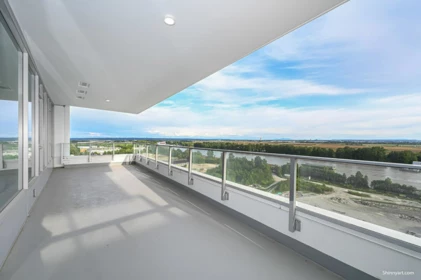 2002 3438 Sawmill Crescent, Vancouver, BC, South Marine — 3 bed apartment/condo for sale