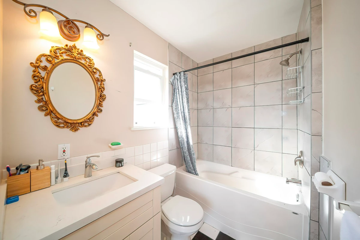 Backyard Photo of 125 N Warwick Avenue, Burnaby, BC