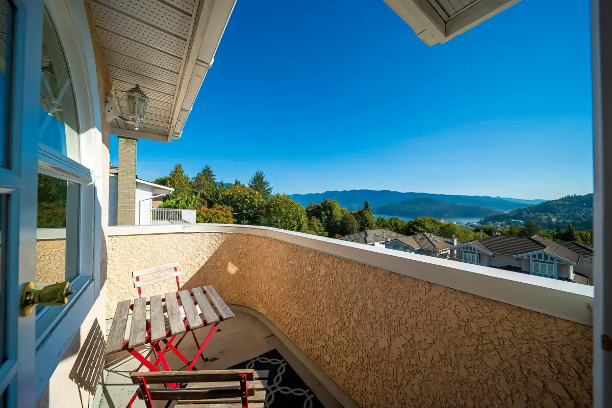 Hallway Photo of 125 N Warwick Avenue, Burnaby, BC