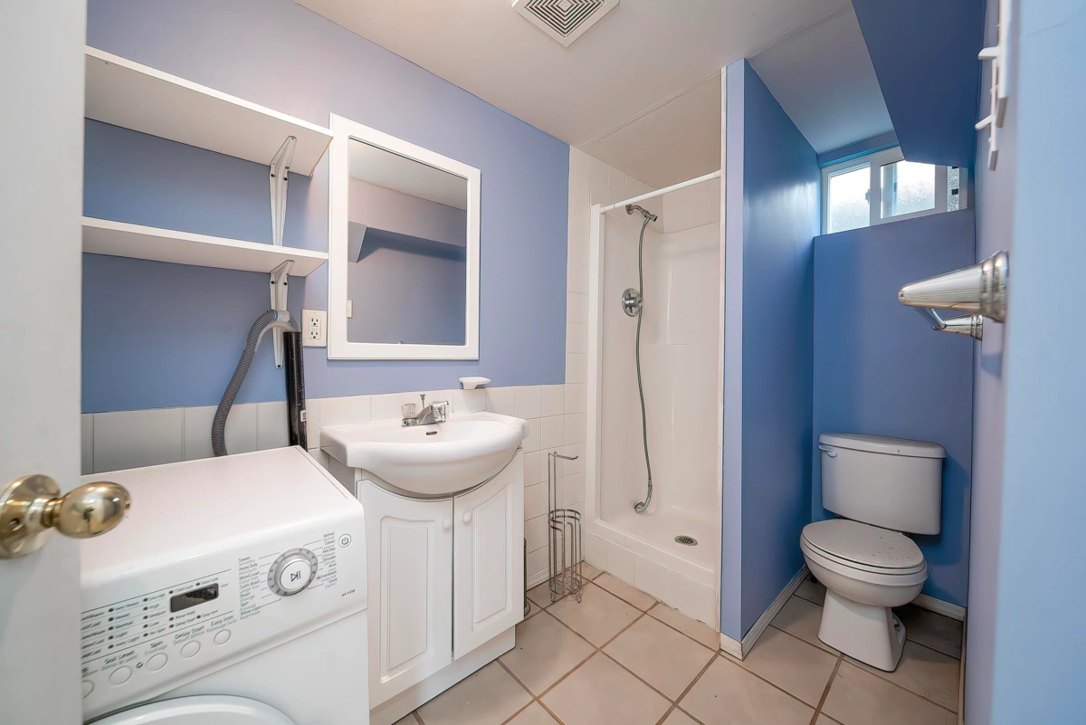 Hot Tub / Spa Photo of 125 N Warwick Avenue, Burnaby, BC