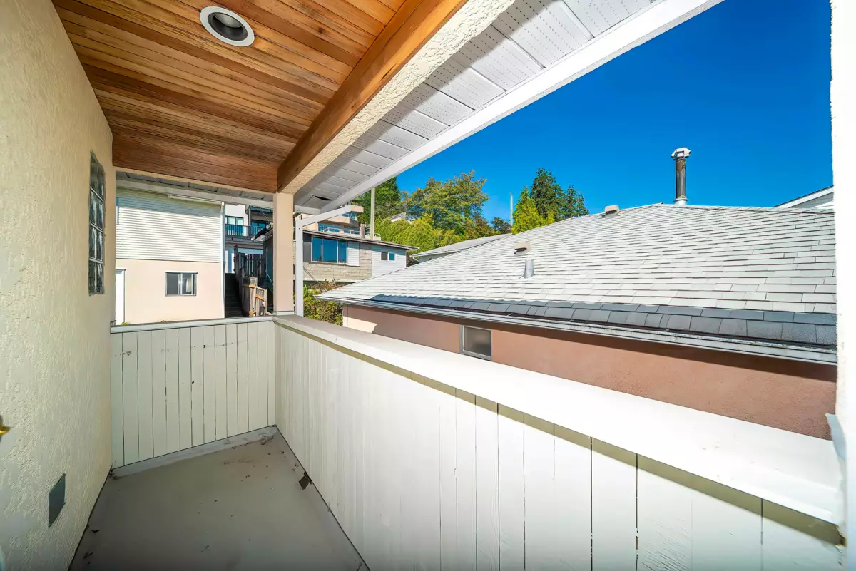 Outdoor Patio Photo of 125 N Warwick Avenue, Burnaby, BC