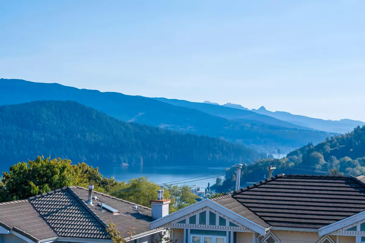 Staircase Photo of 125 N Warwick Avenue, Burnaby, BC