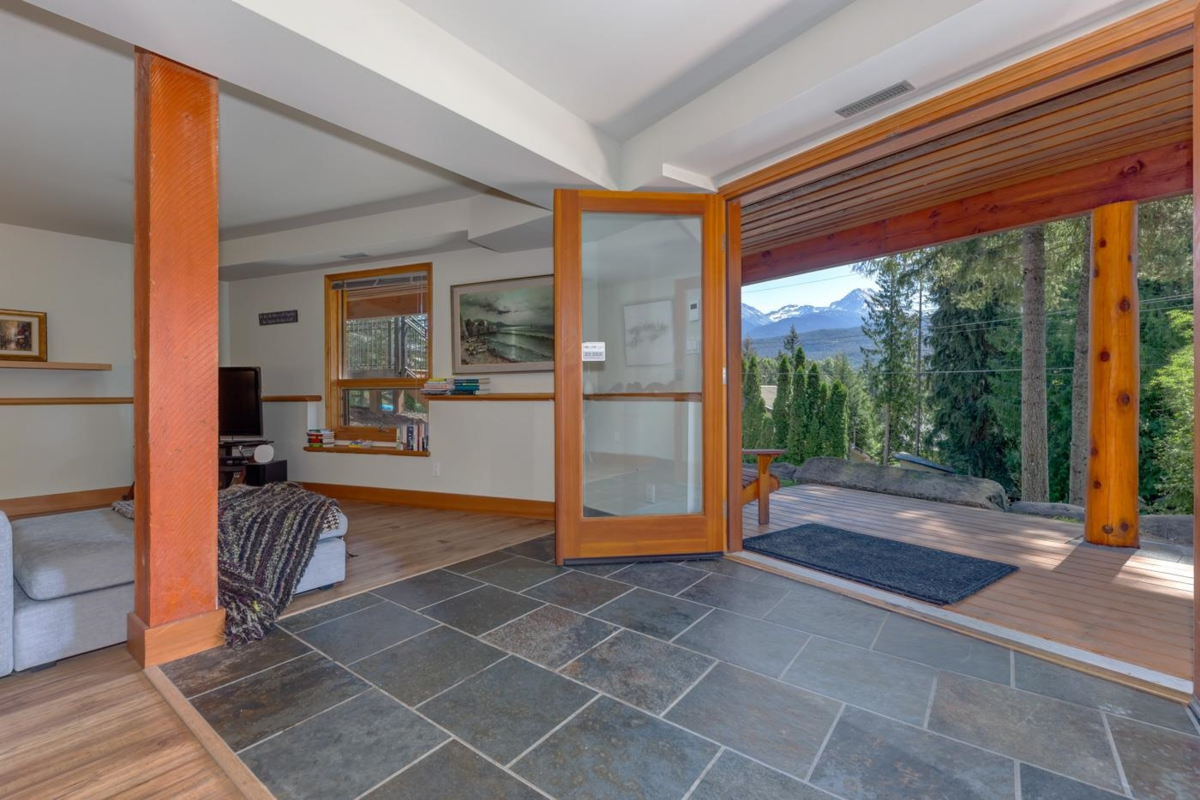 Entry Foyer Photo of 8505 Matterhorn Drive, Whistler, BC