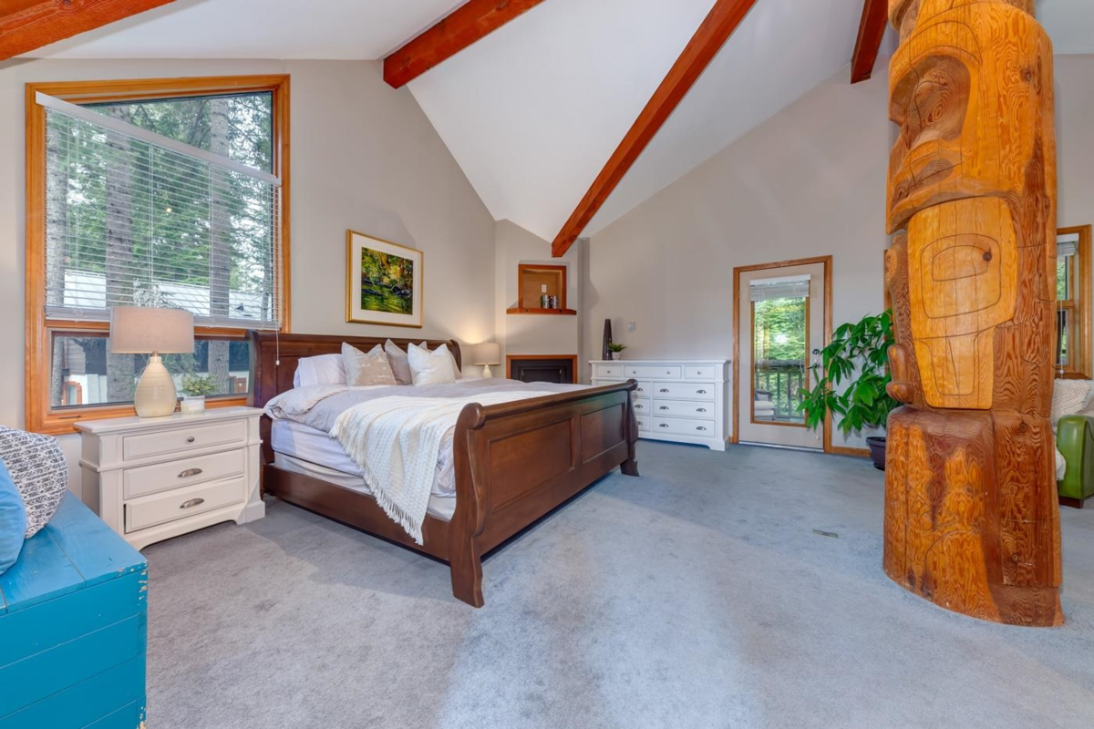 Guest Bathroom Photo of 8505 Matterhorn Drive, Whistler, BC