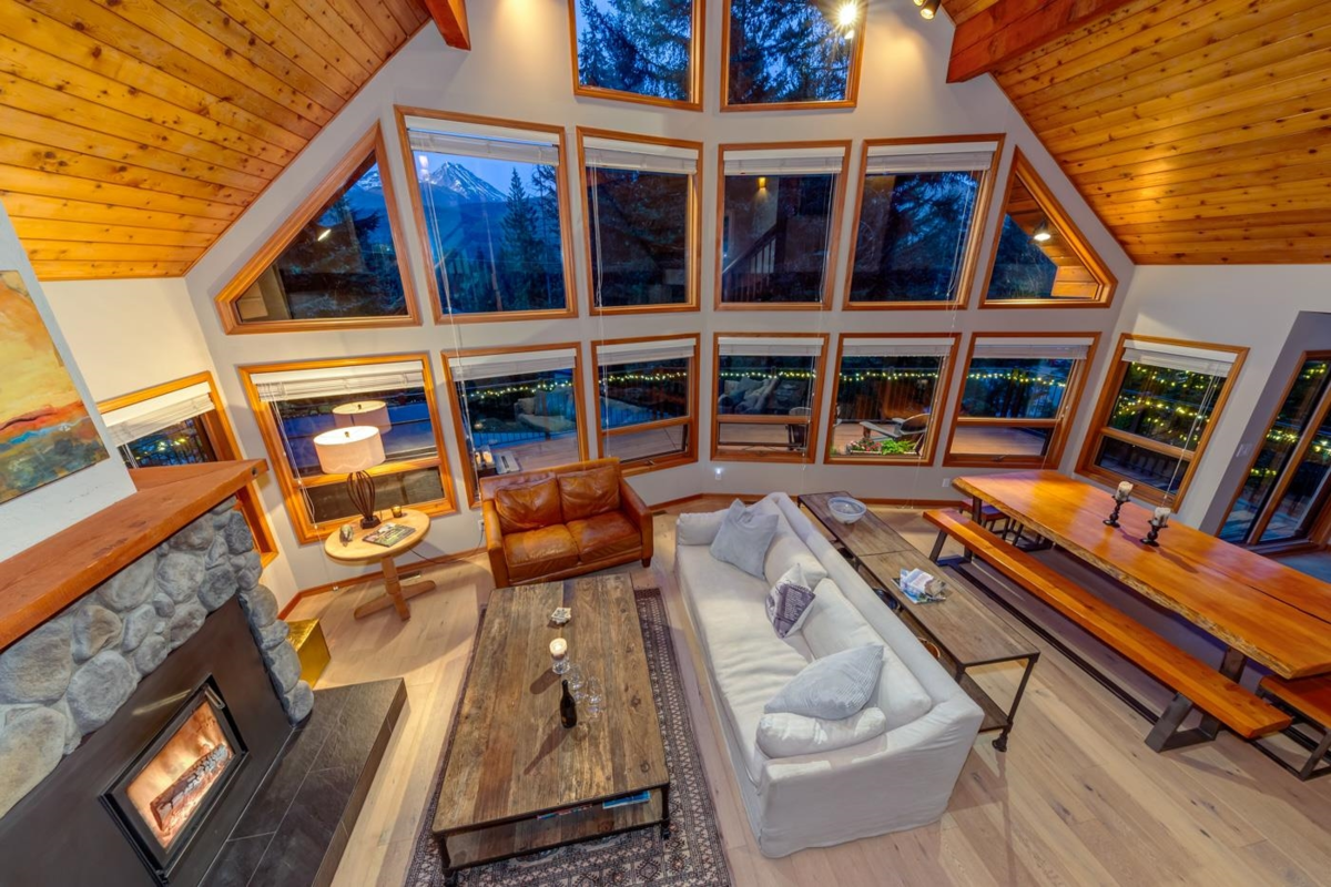 Living Room Photo of 8505 Matterhorn Drive, Whistler, BC