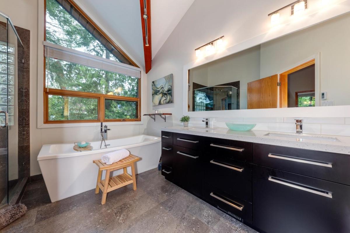 Powder Room Photo of 8505 Matterhorn Drive, Whistler, BC