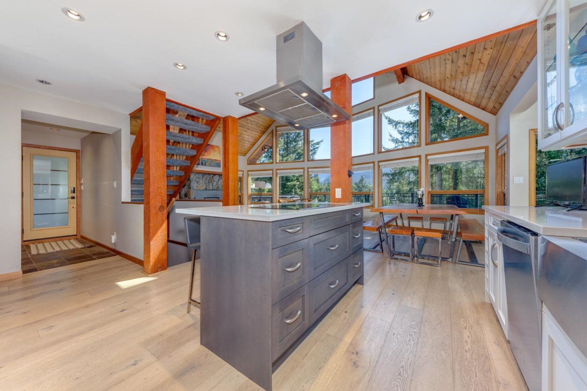 Primary Bathroom Photo of 8505 Matterhorn Drive, Whistler, BC
