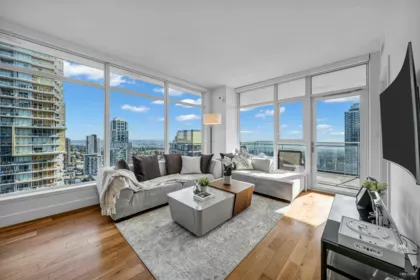3005 4360 Beresford Street, Burnaby, BC, Burnaby — Apartment/Condo for sale