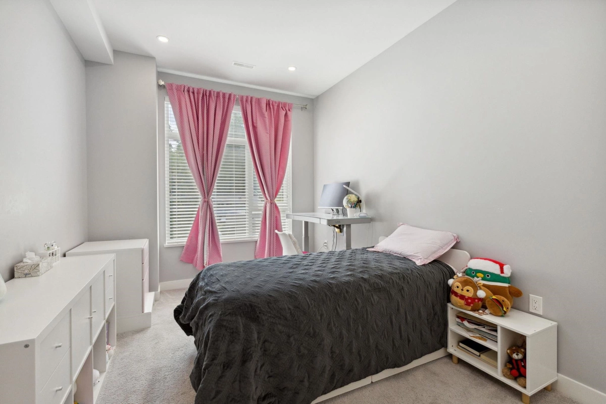 Guest Bathroom Photo of 4684 Capilano Road, North Vancouver, BC