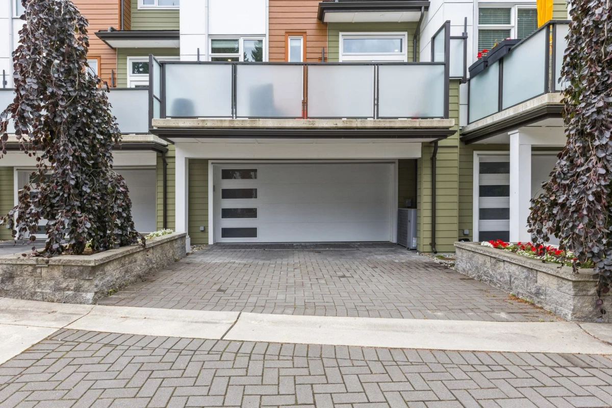 Laundry Room Photo of 4684 Capilano Road, North Vancouver, BC