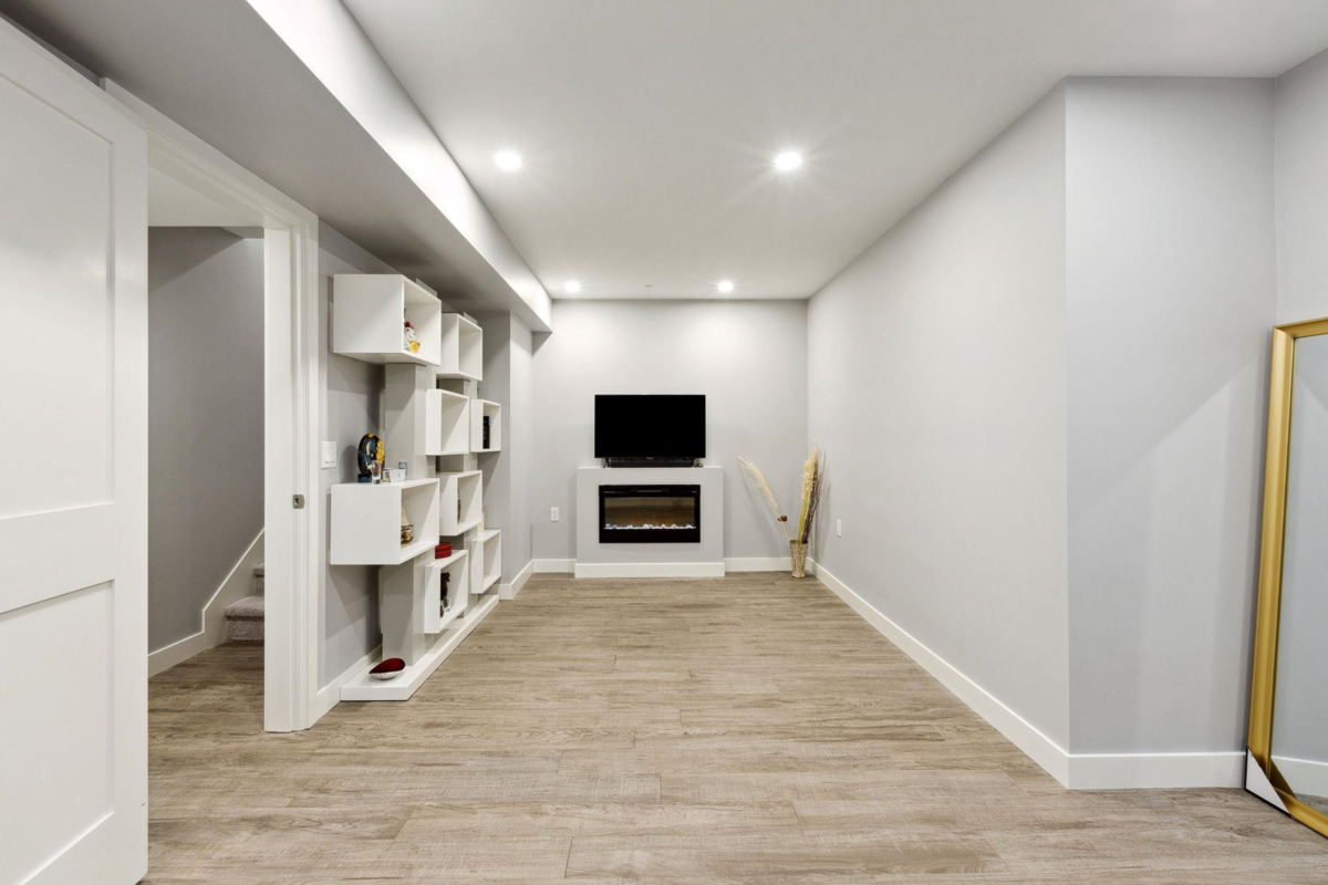 Loft / Bonus Room Photo of 4684 Capilano Road, North Vancouver, BC