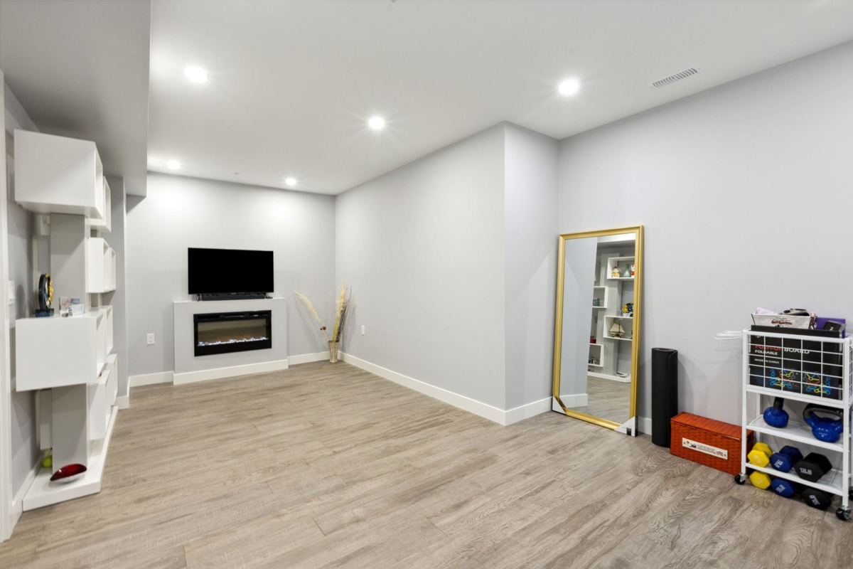 Office / Den Photo of 4684 Capilano Road, North Vancouver, BC