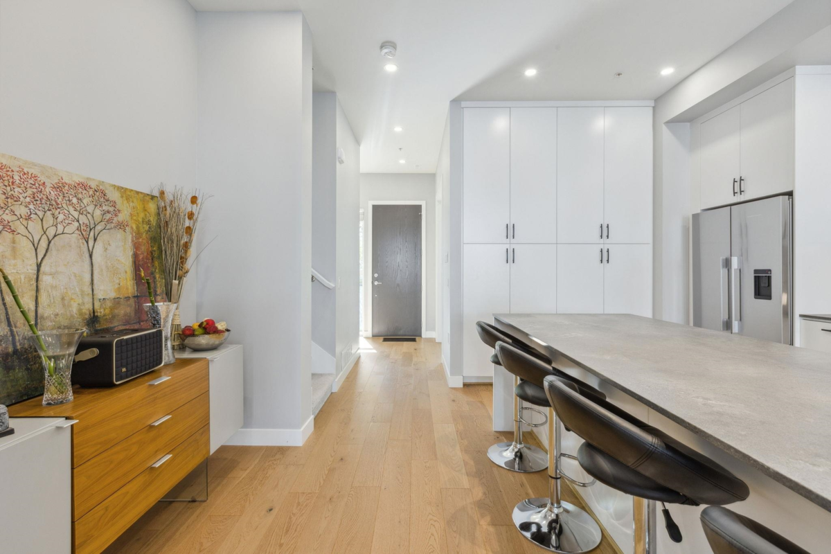 Primary Bathroom Photo of 4684 Capilano Road, North Vancouver, BC