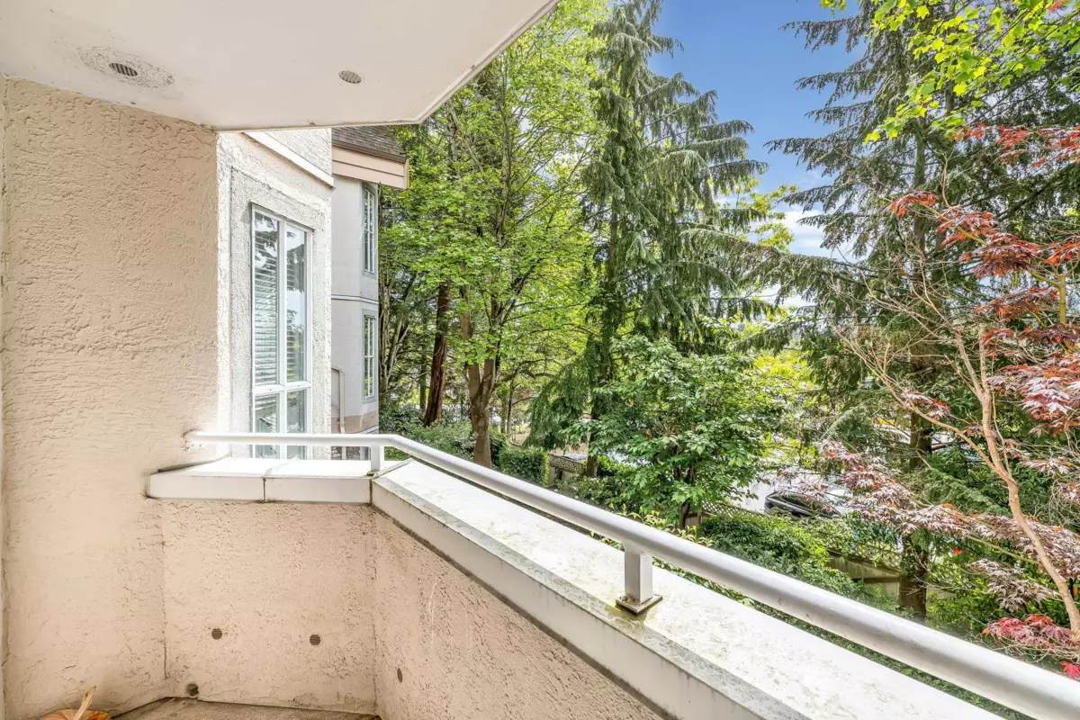 Powder Room Photo of 212 7151 121 Street, Surrey, BC